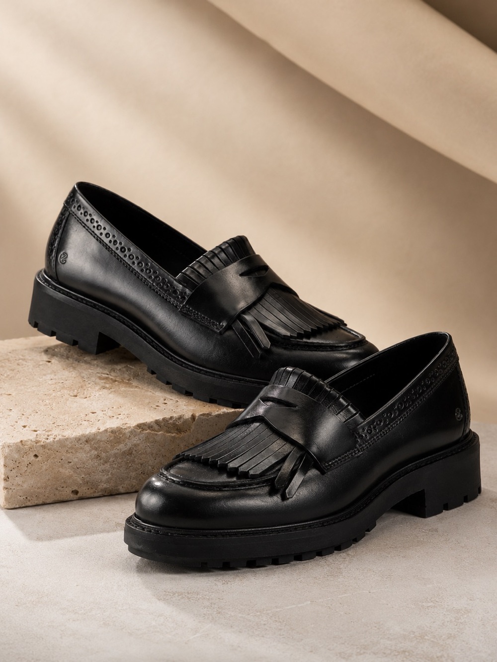 Ecco Black Leather Kiltie Loafers